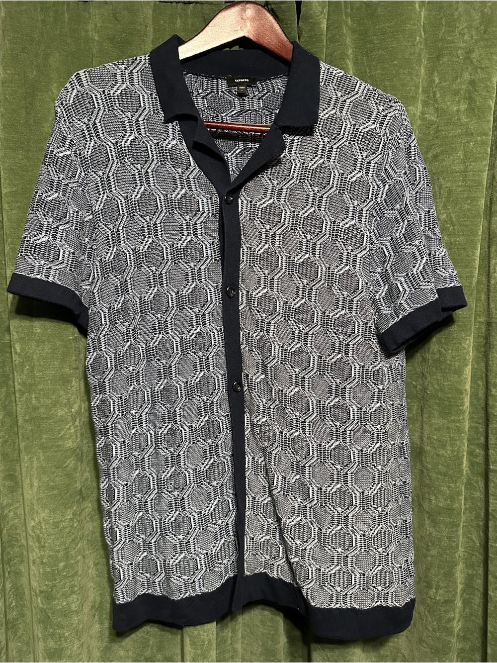 Men's Express Navy & White Short Sleeve Patterned Knit Shirt - Large